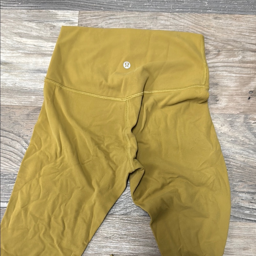 Lululemon leggings, mustard color size 4 EUC